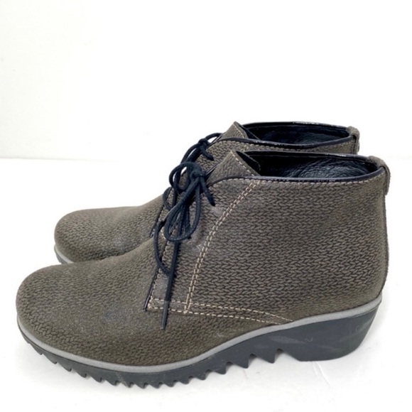 Wolky Dusky WintyComfort Lace up Ankle Wedge Boot in Metallic Brown Size 6 - Picture 6 of 12